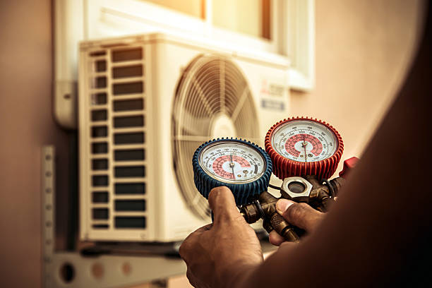 Professional Ac Installation technician working in Bay Shore, NY